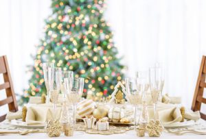 Christmas Dinner Table Setting White and Gold Luxury
